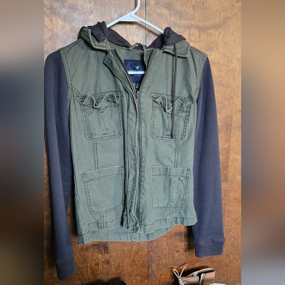American Eagle Outfitters Green and Black Women's Denim Jacket